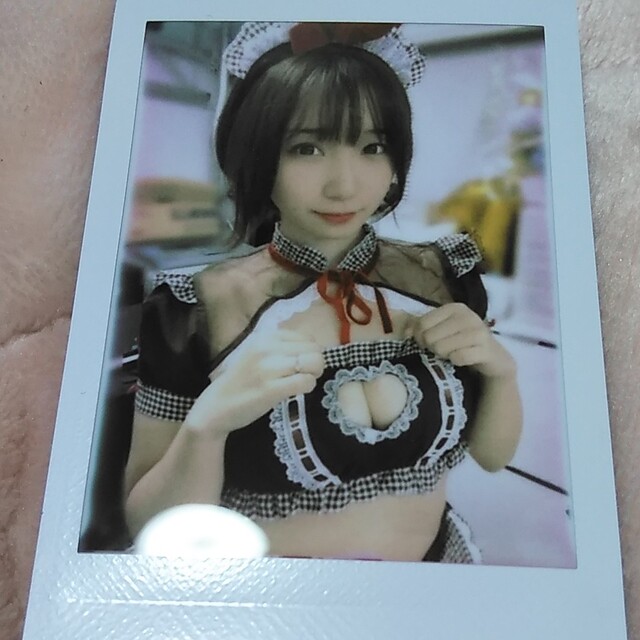 伊織もえ③ チェキ エンタメ/ホビーの雑誌(アート/エンタメ/ホビー)の商品写真