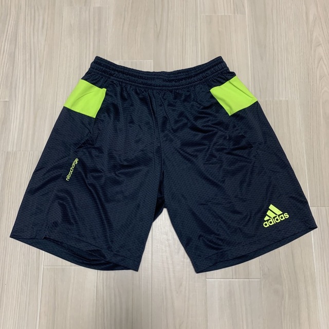 adidas(アディダス)の【4月限定値引¥2,800】adidas アディダス 半袖上下3点セット スポーツ/アウトドアのサッカー/フットサル(ウェア)の商品写真