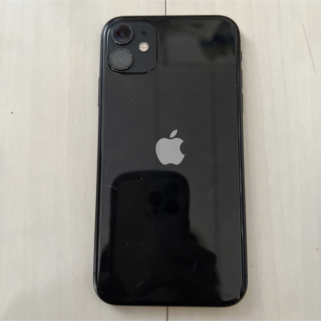 iPhone(アイフォーン)の美品 iPhone11 ブラック 128GB SIMロックなし ケース付き スマホ/家電/カメラのスマートフォン/携帯電話(スマートフォン本体)の商品写真