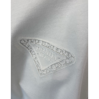 PRADA - Prada ロゴ刺しゅう Tシャツ Sの通販 by ユウ's shop|プラダ PRADA - Prada ロゴ刺しゅう Tシャツ Sの通販 by ユウ's shop|プラダ