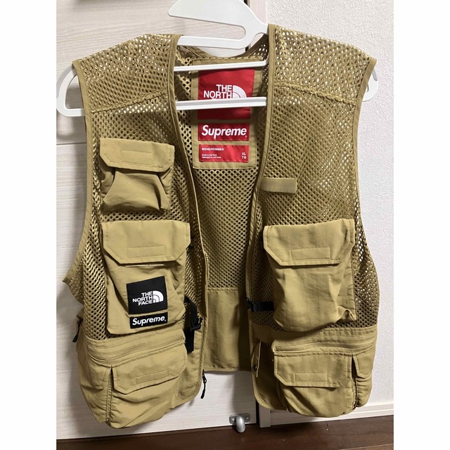 Supreme(シュプリーム)のSupreme The North Face Cargo Vest メンズのトップス(ベスト)の商品写真