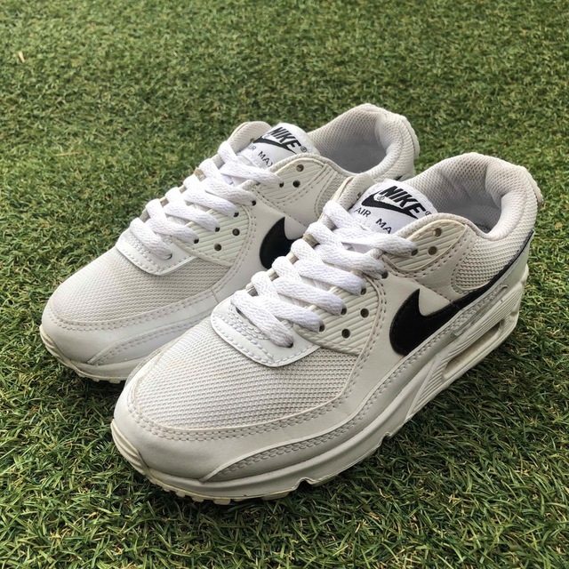 NIKE(ナイキ)の美品22.5NIKE AIRMAX 90 ナイキ  エアマックス90 HT896 レディースの靴/シューズ(スニーカー)の商品写真