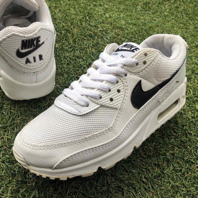 NIKE(ナイキ)の美品22.5NIKE AIRMAX 90 ナイキ  エアマックス90 HT896 レディースの靴/シューズ(スニーカー)の商品写真