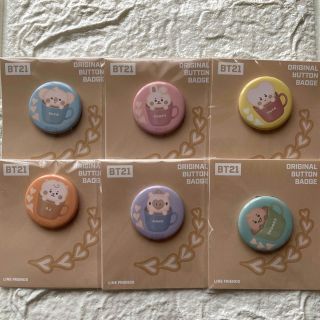 BT21  バッジ　新品　カンバッジ　バッチ　MADE IN JAPAN  (バッジ/ピンバッジ)