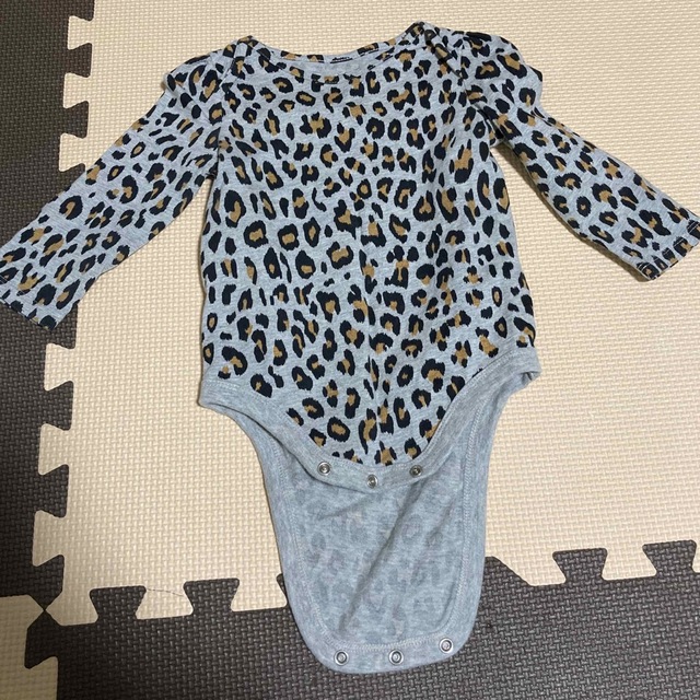 GAP(ギャップ)のGAPレオパード80cm●新品● キッズ/ベビー/マタニティのベビー服(~85cm)(ロンパース)の商品写真