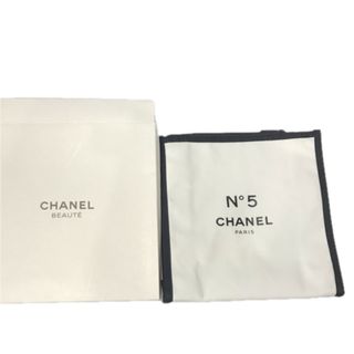 シャネル(CHANEL)のRR518 ポーチ　ナイロン　ホワイト✖️ブラック(ポーチ)