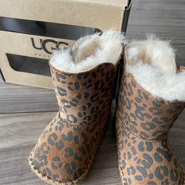 UGG(アグ)のUGG ベビーブーツ キッズ/ベビー/マタニティのベビー靴/シューズ(~14cm)(ブーツ)の商品写真