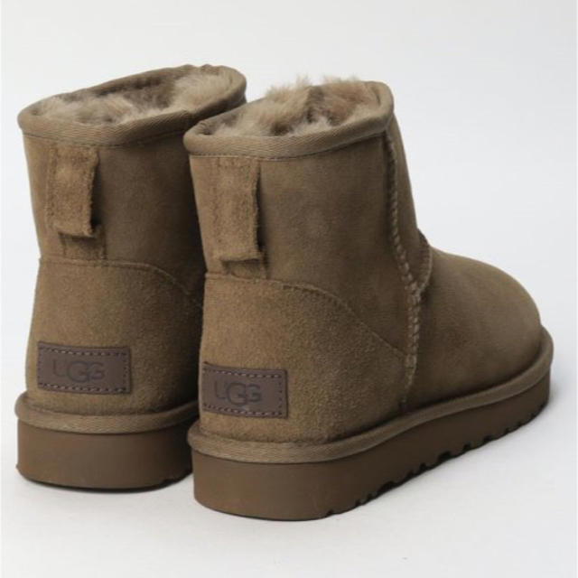 UGG(アグ)の新品✨タグ付き♪ 定価25,200円　UGG 撥水・防汚　ブーツ　大特価 レディースの靴/シューズ(ブーツ)の商品写真