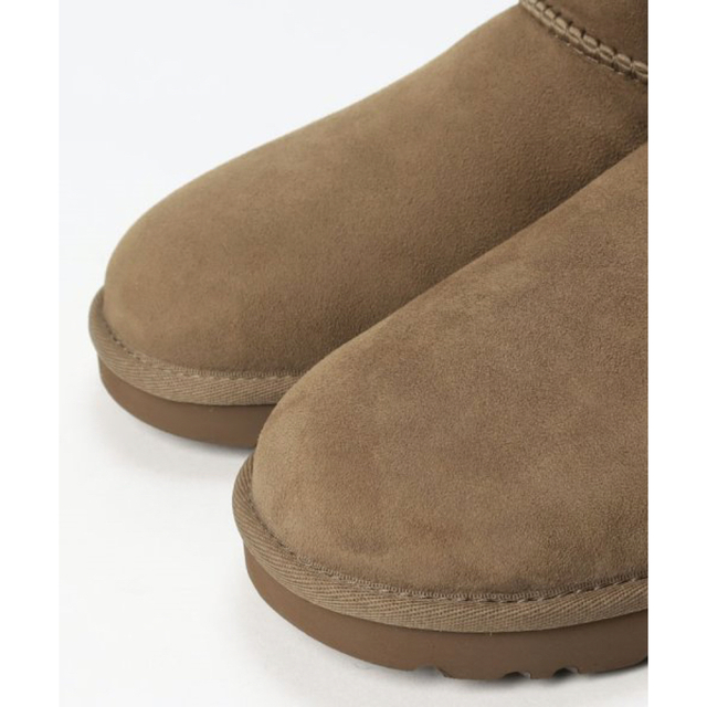 UGG(アグ)の新品✨タグ付き♪ 定価25,200円　UGG 撥水・防汚　ブーツ　大特価 レディースの靴/シューズ(ブーツ)の商品写真