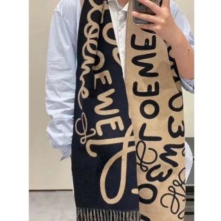 ロエベ スカーフの通販 300点以上 | LOEWEを買うならラクマ
