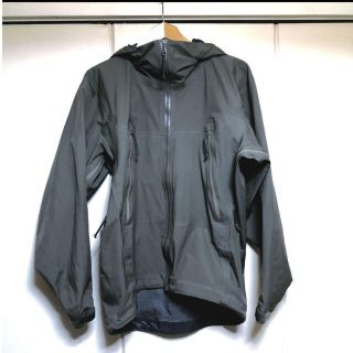 アークテリクス(ARC'TERYX)の完売希少カラー カナダ製  アークテリクス リーフ アルファLT GEN2(マウンテンパーカー)