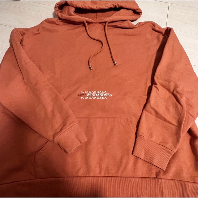 新品同様トップスWIND AND SEA - AMERI WIND AND SEA SANDWICH HOODIE トレーナーの通販