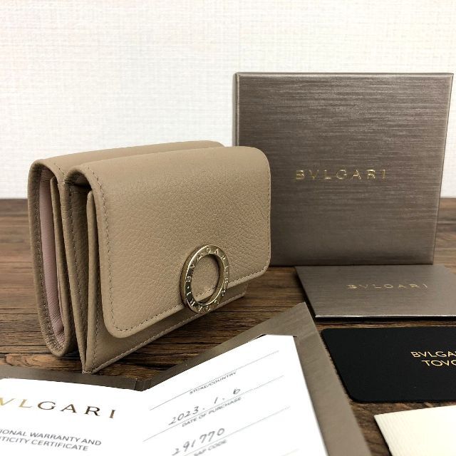 未使用品 BVLGARI コンパクトウォレット ベージュ 43