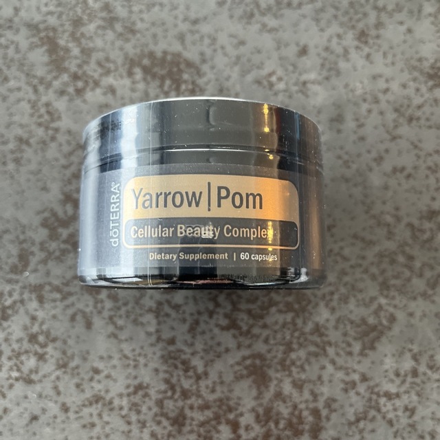 doTERRA(ドテラ)のdoTERRA  /   Yarrow Pom  60カプセル 食品/飲料/酒の健康食品(その他)の商品写真