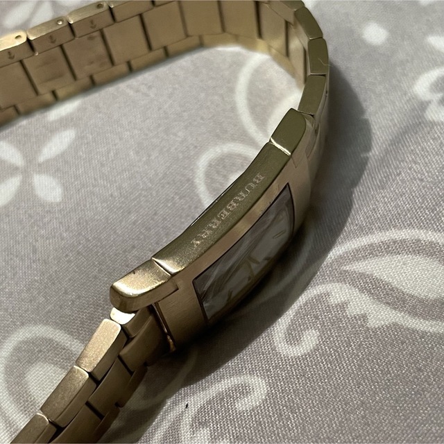 BURBERRY(バーバリー)のバーバリー 腕時計 ウォッチ ゴールド スクエア ノバチェック レディースのファッション小物(腕時計)の商品写真