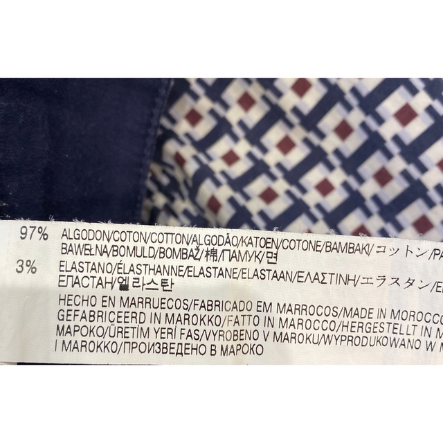 ZARA(ザラ)のZARAザラ　幾何学模様クロップドパンツ　アンクルパンツ　size S レディースのパンツ(クロップドパンツ)の商品写真