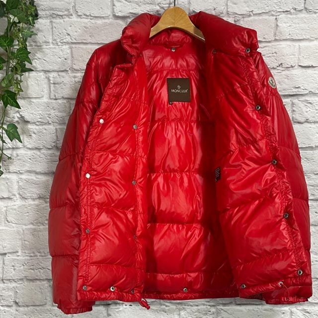 MONCLER(モンクレール)のMONCLER モンクレール カラコルム 茶色タグ 希少 赤 M メンズのジャケット/アウター(ダウンジャケット)の商品写真