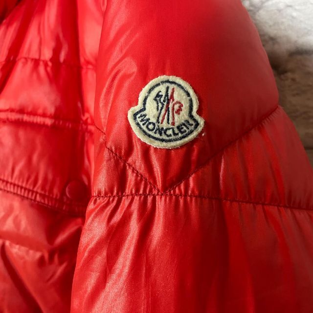 MONCLER(モンクレール)のMONCLER モンクレール カラコルム 茶色タグ 希少 赤 M メンズのジャケット/アウター(ダウンジャケット)の商品写真