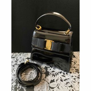 ♚FERRAGAMO ヴァラ　エナメル2wayバッグ♚