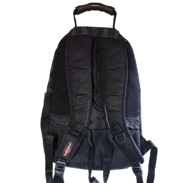 EASTPAK(イーストパック)のEASTPAK イーストパック ブラック チェック PCリュック メンズのバッグ(バッグパック/リュック)の商品写真