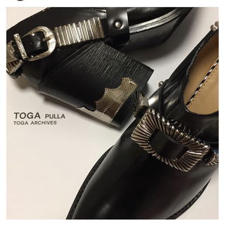 TOGA PULLA - トーガプルラ TOGA PULLA メタルバックルブーツの通販 by