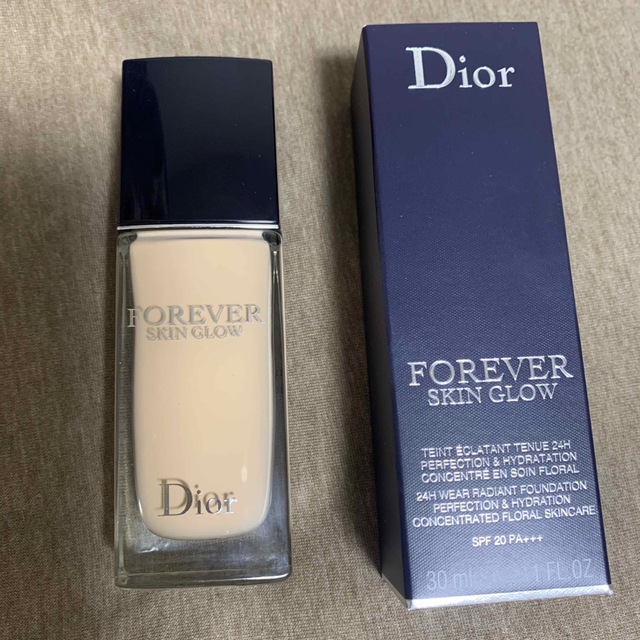 Dior(ディオール)のディオールスキンフォーエバーフルイドグロウ 1N コスメ/美容のベースメイク/化粧品(ファンデーション)の商品写真