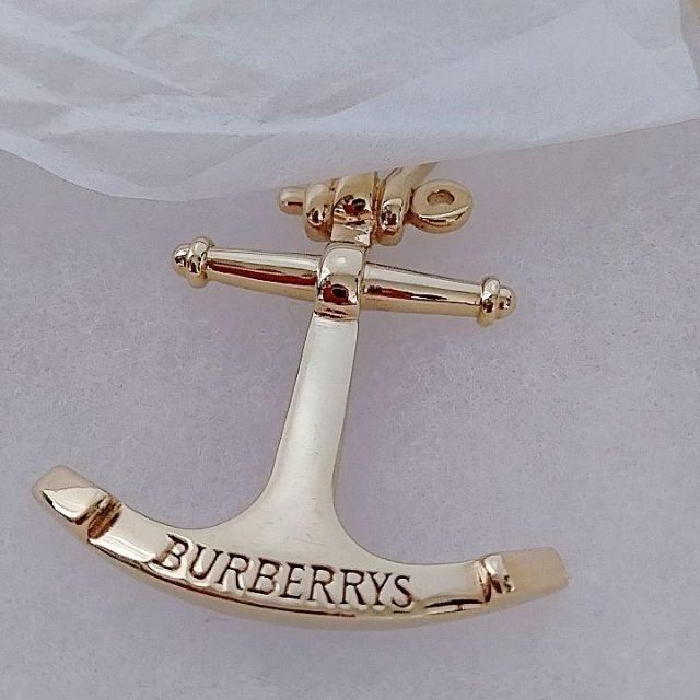 BURBERRY - 正規品 未使用に近い 美品 バーバリー ブローチ ゴールド