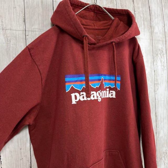 patagonia(パタゴニア)のアウトドア古着PATAGONIAパタゴニアロゴプリントスエットパーカーサイズL. メンズのトップス(パーカー)の商品写真