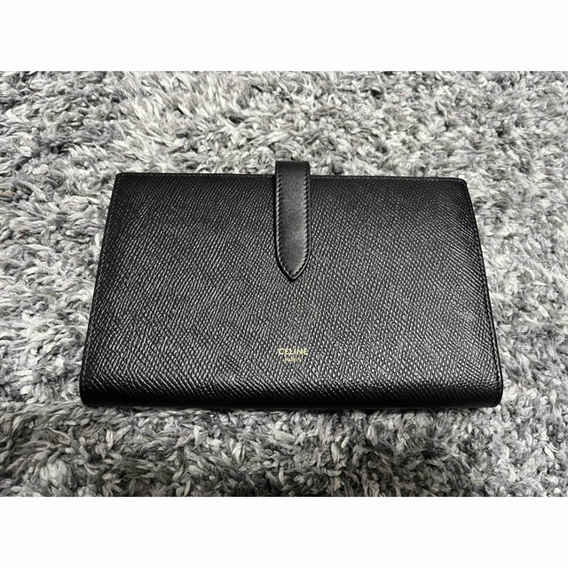 最新人気 celine 【美品】CELINE セリーヌ ラージストラップウォレット