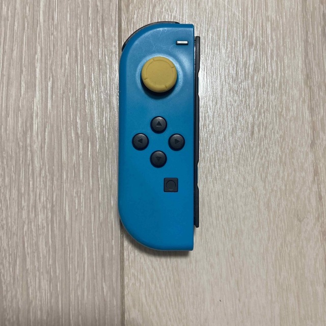 Nintendo Switch(ニンテンドースイッチ)のswitch Joy-Con コントローラー　左のみ【ジャンク品】 エンタメ/ホビーのゲームソフト/ゲーム機本体(その他)の商品写真