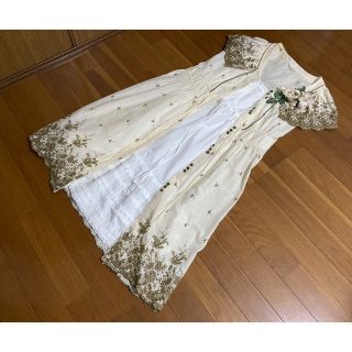 インゲボルグ(INGEBORG)のインゲボルグ春を先取り！ピンクハウスお花刺繍カーキワンピース日本製(ロングワンピース/マキシワンピース)