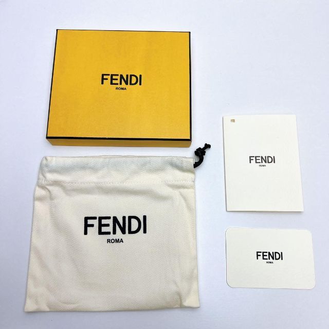 美品 FENDI フェンディ 折り財布 二つ折り ズッカ柄 グレー 黒色 メンズ