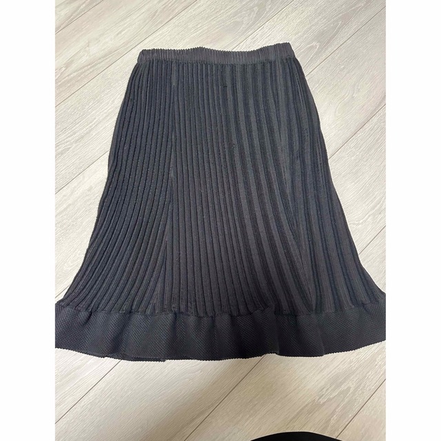 ISSEY MIYAKE(イッセイミヤケ)のイッセイミヤケ　マーメイドニットスカート美品（1043） レディースのスカート(ひざ丈スカート)の商品写真