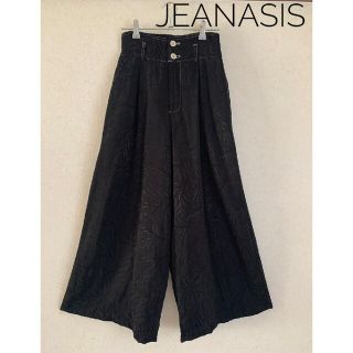 ジーナシス(JEANASIS)のJEANASIS(ジーナシス)FROM STOCK*フレアーパンツ*葉っぱ柄刺繍(カジュアルパンツ)