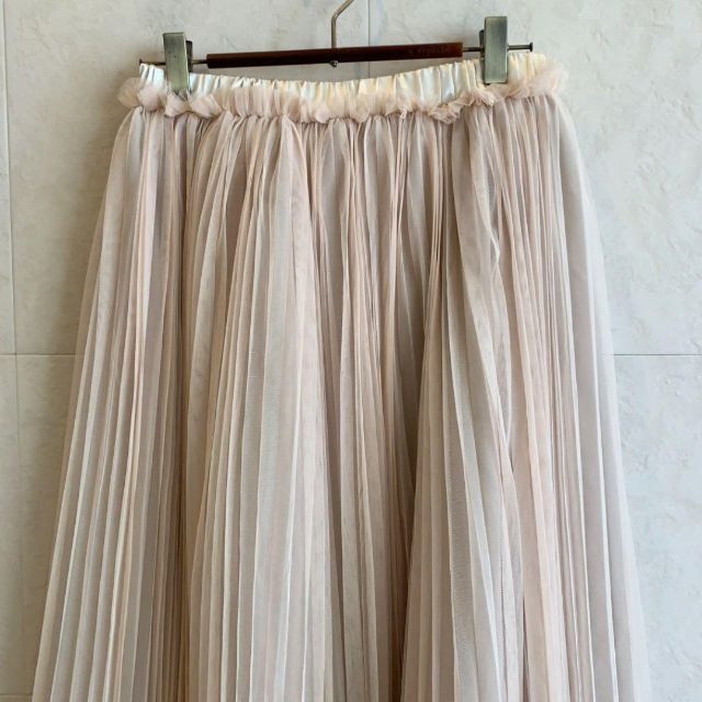 SLOBE IENA(スローブイエナ)のSLOBE IENA 薄ピンク チュールスカート プリーツ ベイクルーズ レディースのスカート(ひざ丈スカート)の商品写真