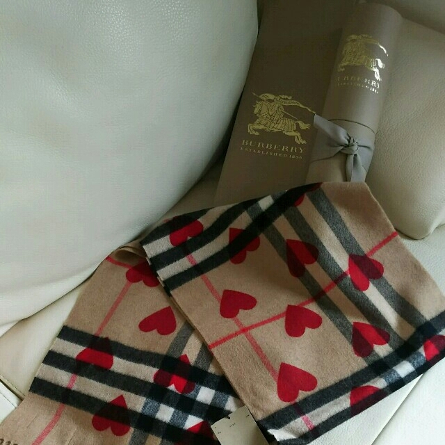 別倉庫からの配送】 BURBERRY - マフラー ハートノバチェック