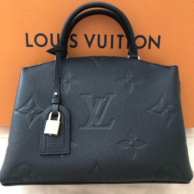 超大特価 LOUIS VUITTON ルイヴィトンのプティ・パレPMです。 ショルダーバッグ