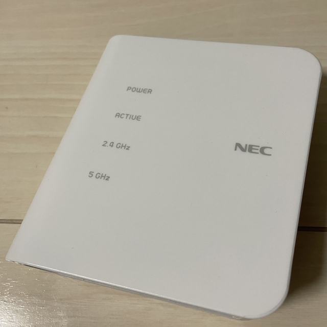 NEC(エヌイーシー)の無線LANルーター Aterm PA-WF1200CR スマホ/家電/カメラのPC/タブレット(PC周辺機器)の商品写真