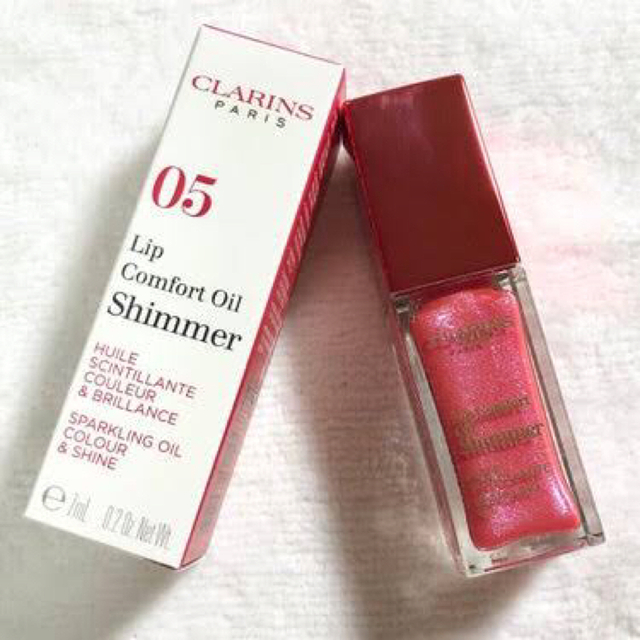 CLARINS(クラランス)のコンフォート リップオイル シマー 05 プリティ イン ピンク コスメ/美容のベースメイク/化粧品(リップグロス)の商品写真