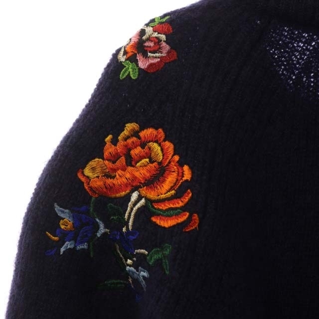 sacai(サカイ)のサカイ 22AW Flower Embroidery Knit Cardigan レディースのトップス(カーディガン)の商品写真