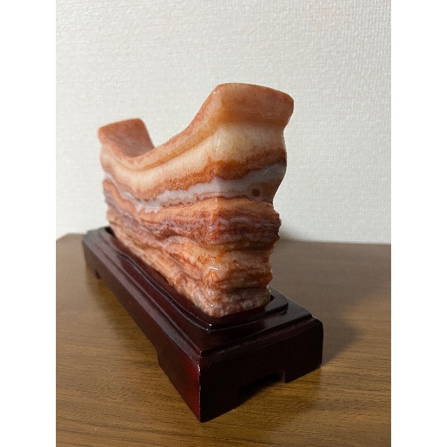 新品超大バラ肉石奇石 天然観賞石 めのうの原石 豚肉石 台座込み 新品超大バラ肉石奇石 天然観賞石 めのうの原石 豚肉石 台座込み