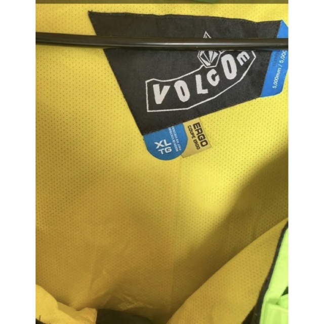 volcom(ボルコム)のVolcom スノーボードウェア ジャケット パンツ 上下クイックシルバー スポーツ/アウトドアのスノーボード(ウエア/装備)の商品写真