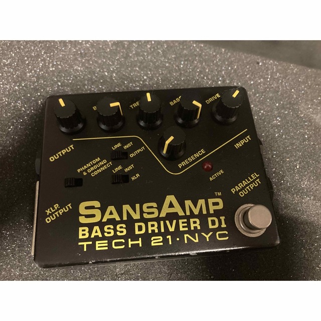 ベースSANSAMP BASS DRIVE DI サンズアンプ