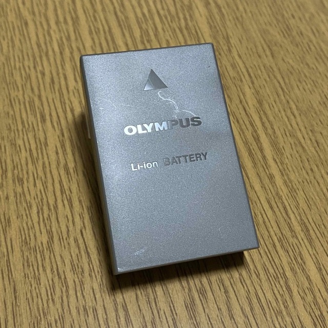 OLYMPUS(オリンパス)のOLYMPUS リチウムイオン充電池 BLS-50 スマホ/家電/カメラのカメラ(ミラーレス一眼)の商品写真