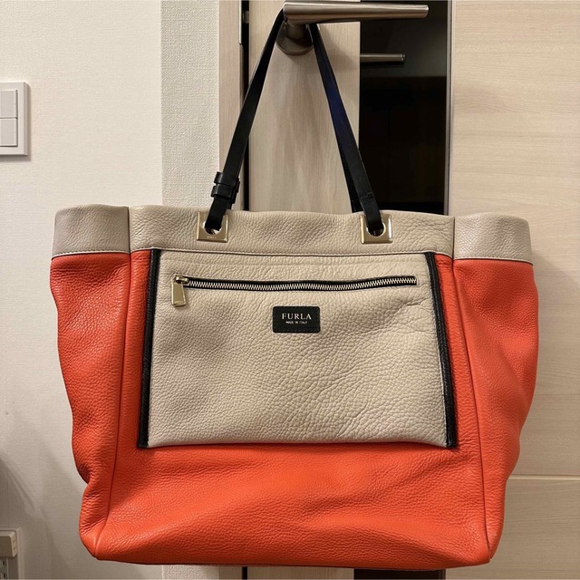 Furla(フルラ)の美品 フルラ/FURLA 本革 ハンドバック ベージュ オレンジ 購入額約8万円 レディースのバッグ(ハンドバッグ)の商品写真