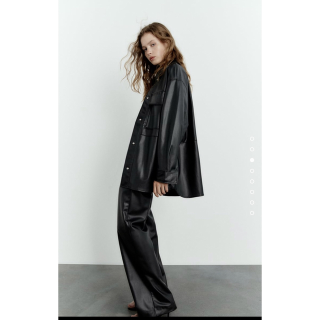 ZARA(ザラ)のZARA フェイクレザー　シャツ　ジャケット　 レディースのジャケット/アウター(その他)の商品写真