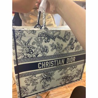 クリスチャンディオール(Christian Dior)のDior ブックトート 花柄限定色 42サイズ(トートバッグ)