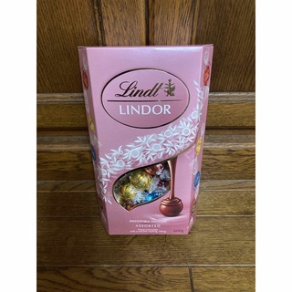 リンツ(Lindt)のリンツ リンドール ピンク アソート チョコレート 600g(菓子/デザート)
