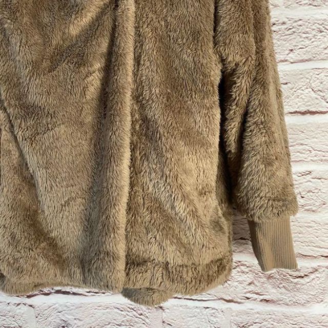AZUL by moussy(アズールバイマウジー)のAZUL by moussy ファーコート　アウター メンズ　S size レディースのジャケット/アウター(毛皮/ファーコート)の商品写真