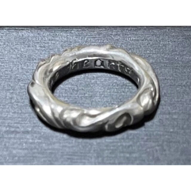 Chrome Hearts(クロムハーツ)のクロムハーツ　シルバー　指輪　スクロールバンドリング メンズのアクセサリー(リング(指輪))の商品写真